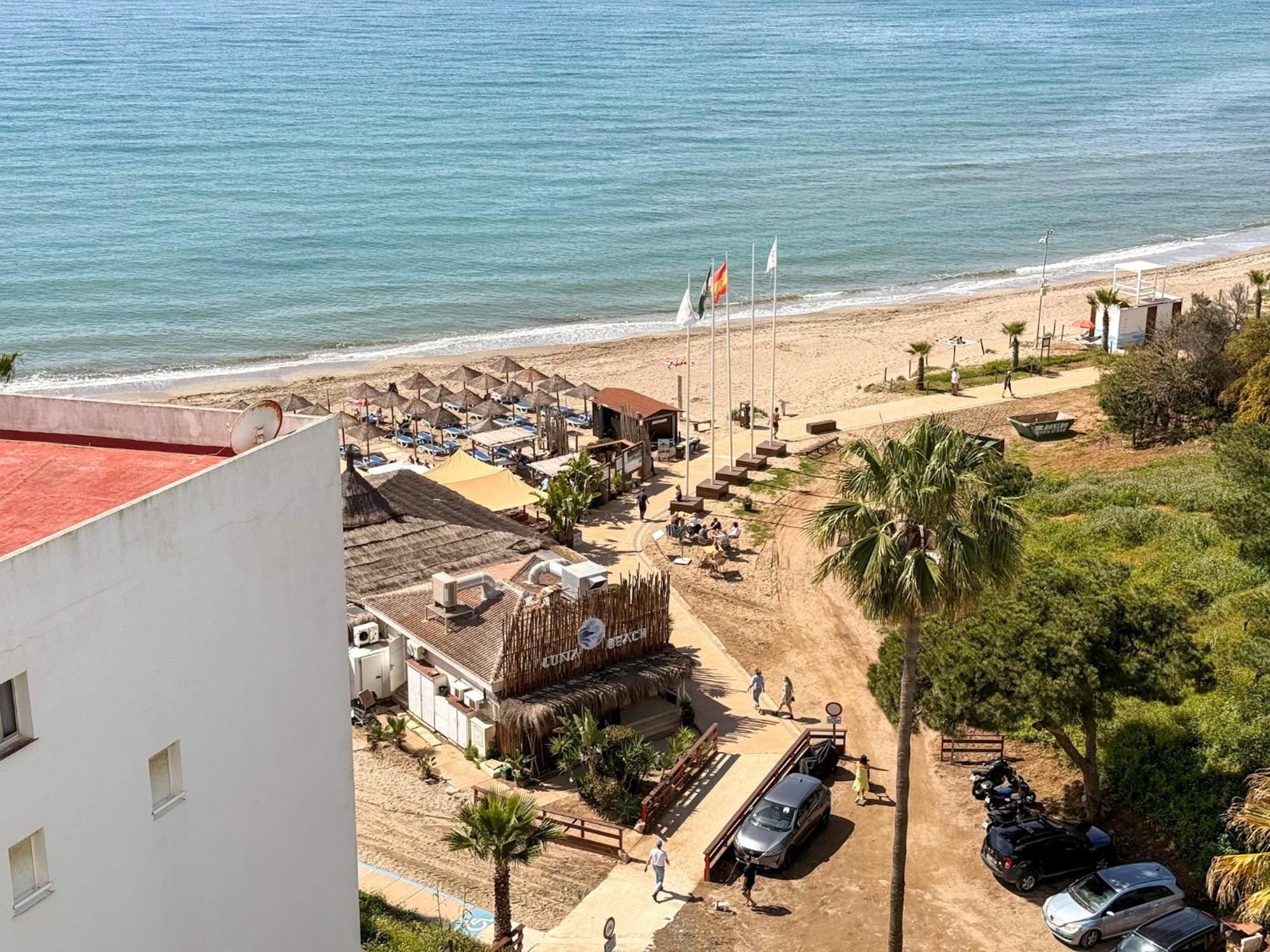 Casa La Luna- Beachfront 1br With Sea Views * Marbella