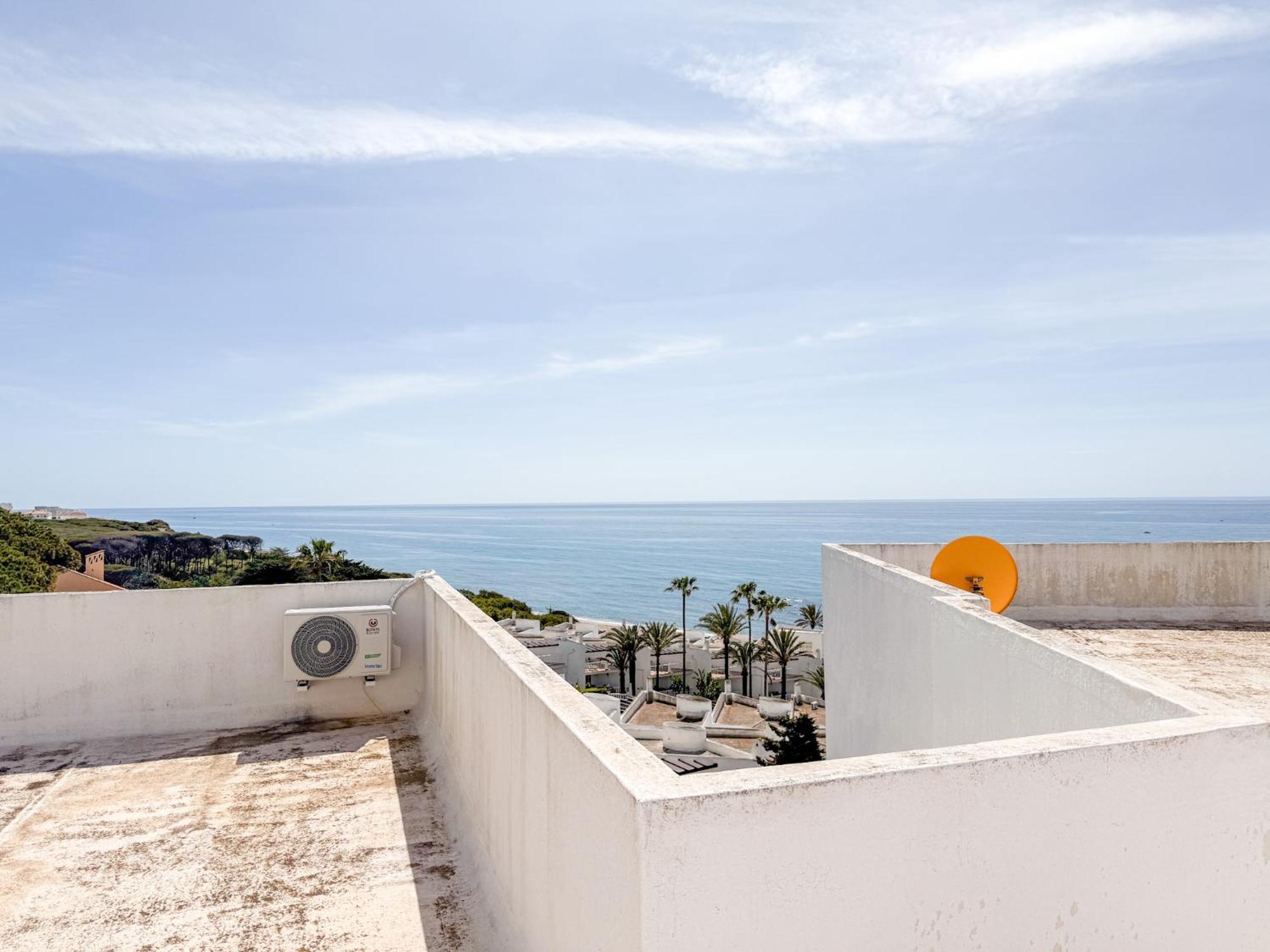 Casa La Luna- Beachfront 1br With Sea Views *