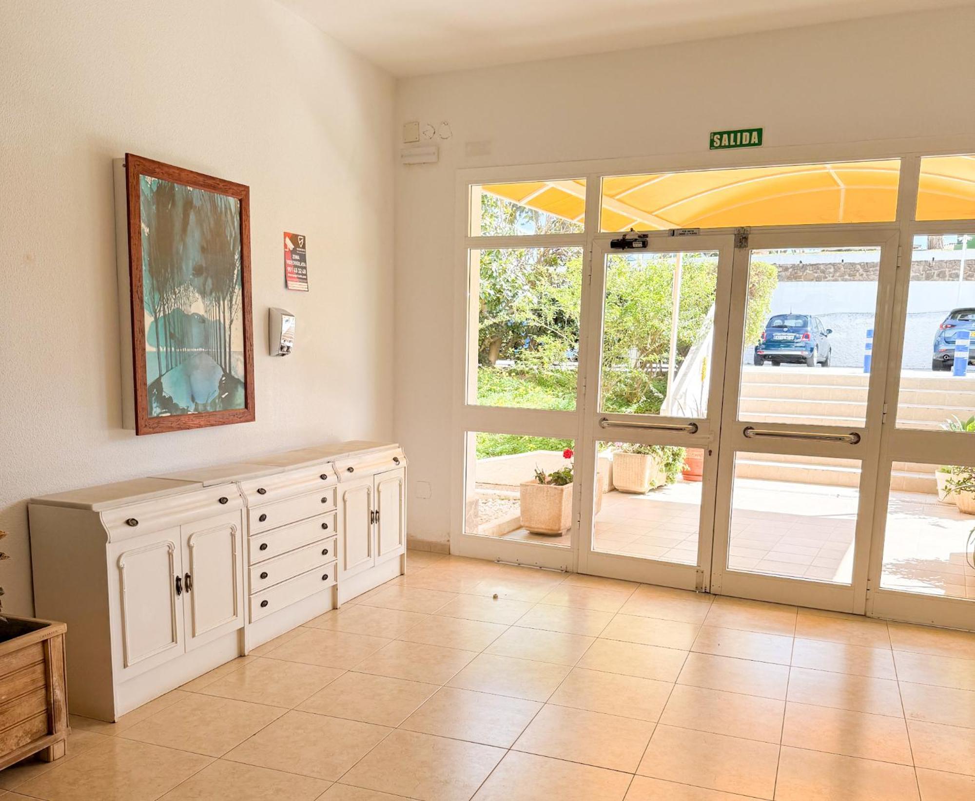 Casa La Luna- Beachfront 1br With Sea Views Marbella